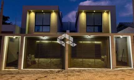Casa com 3 dormitórios sendo 1 suíte com 163m² situado no Bairro Padre Réus São Leopoldo.