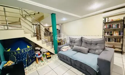 Casa Sobrado 3 dormitórios, 2 vagas de estacionamento coberta - Niterói - Canoas