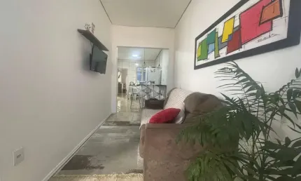 Casa  com 117 m², 2 quartos sendo 1 suíte, living amplo, edícula  e  1 vaga de geragem coberta no centro de são leopoldo rs