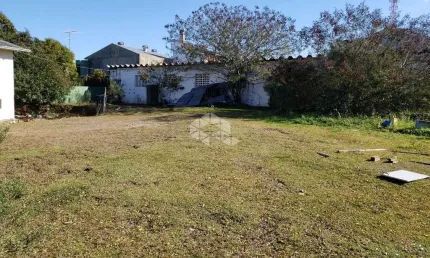 Ótimo terreno de esquina com 1.842,54 m² no Bairro Desvio Rizzo em Caxias do Sul