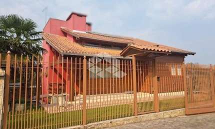 Casa com 04 dormitórios no Bairro Imigrante em Farroupilha