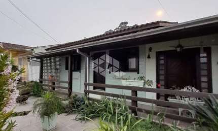 Casa com 3 quartos à venda na Fiorindo Nesello, 954, Cidade Nova, Caxias do Sul