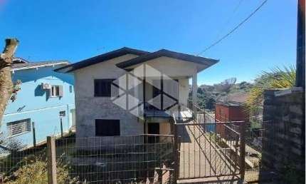 Casa com 02 moradias no Bairro Bela Vista em Farroupilha