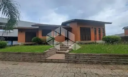 Casa de 03 dormitórios no bairro vicentina em farroupilha
