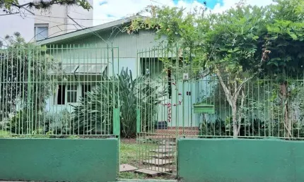 Casa com 3 quartos à venda na Rua Mariana Prezzi, 76, Pio X, Caxias do Sul