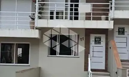 Sobrado triplex com 02 dormitorios no bairro são josé
