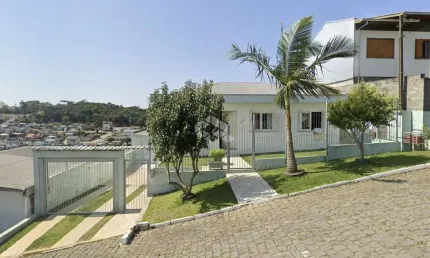Casa com 5 quartos à venda na Zélia Pratti, 177, Industrial, Farroupilha