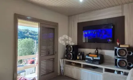 Casa com 140m2 de área privativa, localizada no Bairro Primeiro De Maio em Farroupilha RS