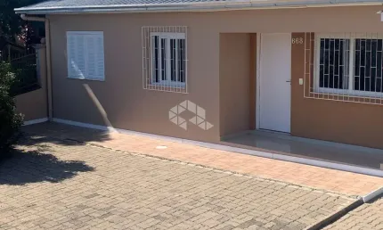 Casa espaçosa para a família no bairro santa catarina!