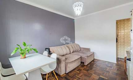 credito real vende CASA  de 3 quartos e vagas de garagem no bairro Passo da Areia em Porto Alegre - RS.