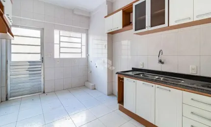 A venda apartamento garden de 3 quartos (1 suíte) no Centro de Porto Alegre-RS.