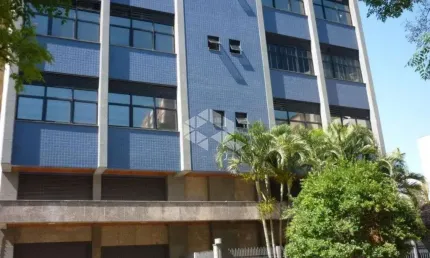 Conjunto/sala comercial no bairro Azenha, rua Barão do Triunfo