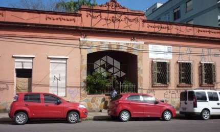 Casa comercial na rua General Gomes Carneiro no bairro Medianeira