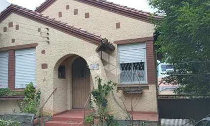 Vende casa de 03 dormitórios  bairro Higienópolis - Porto Alegre / RS