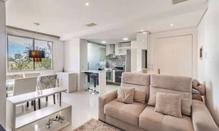 Apartamento à venda com 02 Dormitórios / 02 quartos na rua Oswaldo Pereira de Freitas no bairro Partenon em Porto Alegre.