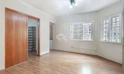 Apartamento garden à venda com 04 dormitórios / 04 quartos na av. Berlim no bairro São João / Porto Alegre / RS.