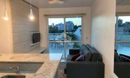 Apartamento garden 1 dormitório com 1 vaga de garagem no bairro Três Figueiras.
