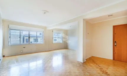 Apartamento à venda, 3 dormitórios, sacada e elevador no bairro Floresta - Porto Alegre/RS