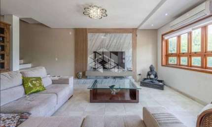 Crédito Real vende casa de 03 dormitórios /quartos sendo 01 suíte master com Hidromassagem no bairro Jardim Planalto - Porto Alegre / RS