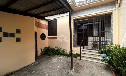 Crédito real vende casa, 3 dormitórios/quartos, 2 vagas de garagem, no bairro são geraldo, em porto alegre/rs.
