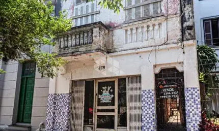 Crédito Real vende CASA comercial / residencial no bairro Floresta em Porto Alegre - RS.