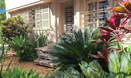 Casa de 3 quartos e garagem à venda no Bairro Floresta em Porto Alegre/RS