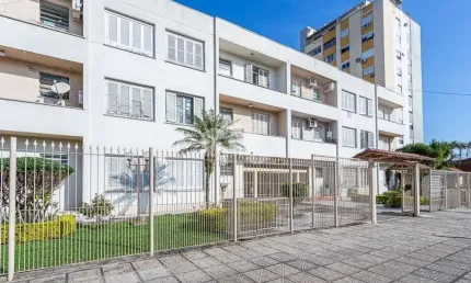 Apartamento com 3 quartos à venda na Rua Padre Hildebrando, 611, Santa Maria Goretti, Porto Alegre