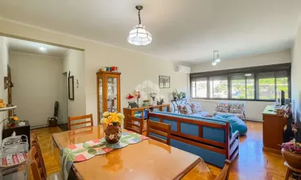 Apartamento à venda 03 dormitórios, 01 suíte com dependência de empregada e vaga rotativa no bairro rio branco / porto alegre / rs.
