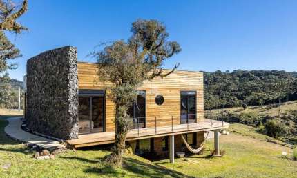 CASA MOBILIADA COM VISTA PANORÂMICA SPA E 4 SUÍTES EM URUBICI/SC