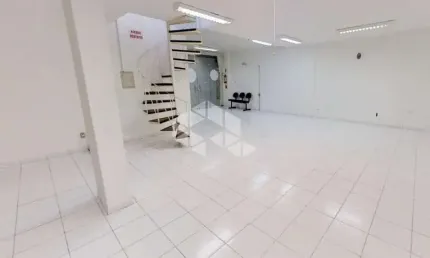 Loja Comercial com 133,98m² privativo, 2 vagas de garagem no bairro Trindade em Florianópolis/SC.