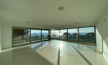 Apartamento com 4 suítes sendo 1 master com closet, 3 vagas de garagem na beira mar norte em florianópolis/sc.