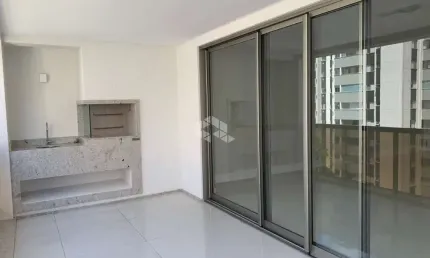 APARTAMENTO COM 3 DORMITÓRIOS, SENDO 3 SUÍTES, 2 VAGAS DE GARAGEM NO CENTRO DE FLORIANÓPOLIS/SC.