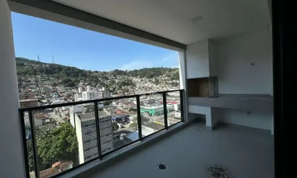 APARTAMENTO COM 3 DORMITÓRIOS SENDO 1 SUÍTE, 1 VAGA NO BAIRRO CENTRO EM FLORIANÓPOLIS/SC.