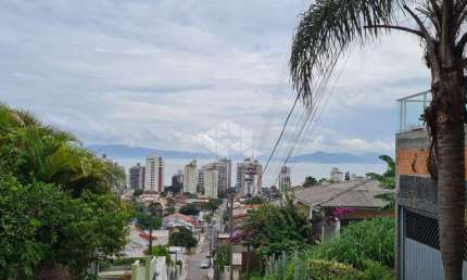 Terreno de 5.668,50m² localizado no bairro Agronômica em Florianópolis/SC.