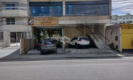 CASA COMERCIAL COM 153,99 m² NO CENTRO DE FLORIANÓPOLIS