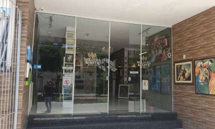 Casa comercial com 153,99 m²  no Centro de Florianópolis, com piso cerâmica. - SC