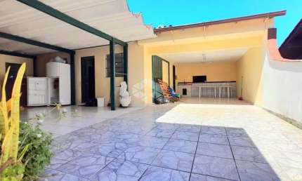 Casa com 3 dormitórios/quartos e sendo 1 suíte A Venda - Abraão, Florianópolis SC