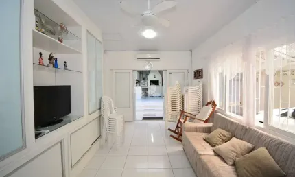 Casa com 6 dormitórios/quartos e sendo 4 suítes A Venda - Cachoeira do Bom Jesus, Florianópolis SC