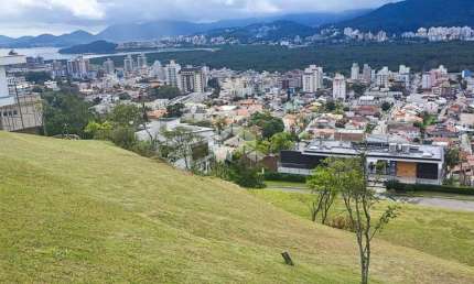 Terreno com 720,006 m² A Venda - Trindade, Florianópolis SC
