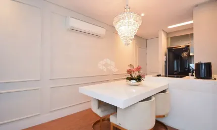 Apartamento mobiliado à Venda com quartos (1suíte), sacada com vista mar e 1 vaga  - Centro, Florianópolis/SC