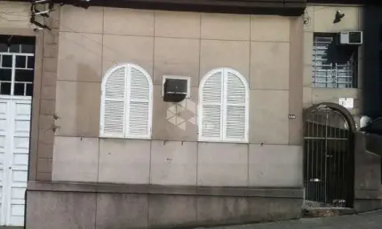 CASA COM 2 SALAS COMERCIAIS E 3 VAGAS - CENTRO FLORIANÓPOLIS/SC