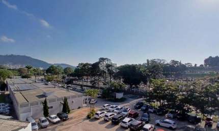 Sala comercial com 60,47 m², 1 vaga de garagem no bairro Itacorubi em Florianópolis/SC.