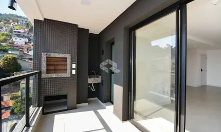 Apartamento com vista para o mar, de 3 dormitórios, sendo 3 suítes, 2 vagas de garagem no centro de florianópolis/sc.