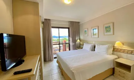 Studio de 27,07 m² privativos, possui 1 quarto com suíte e com vista para o mar em Jurerê Internacional em Florianópolis/SC.