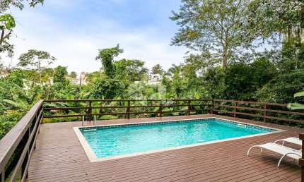 APARTAMENTO TRIPLEX MOBILIADO  COM 4 DORMITORIOS SENDO 2 SUÍTES LAGOA DA CONCEIÇÃO
