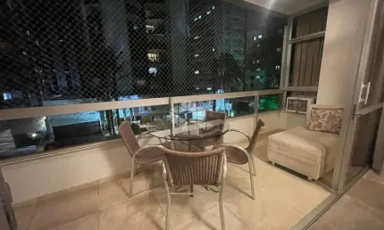 Apartamento com 3 dormitórios, sendo 1 suíte, 2 vagas de garagem no centro de florianópolis/sc.
