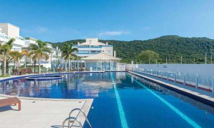 Apartamento com 3 quartos, sendo 2 suítes e 2 vagas de garagem à Venda nos Ingleses, Florianópolis/SC.