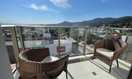 APARAMENTO COM 2 QUARTOS, AMBOS SUÍTES, 2 VAGAS DE GARAGEM NO BAIRRO CÓRREGO GRANDE EM FLORIANÓPOLIS/SC.