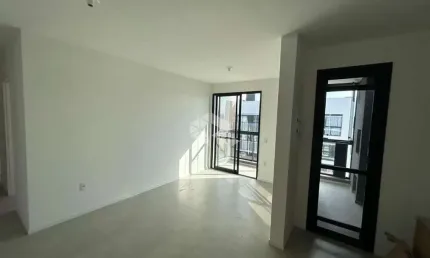 APARTAMENTO COM 2 QUARTOS SENDO 1 SUÍTE E 01 VAGA DE GARAGEM NO BAIRRO AREIAS EM SÃO JOSÉ/SC