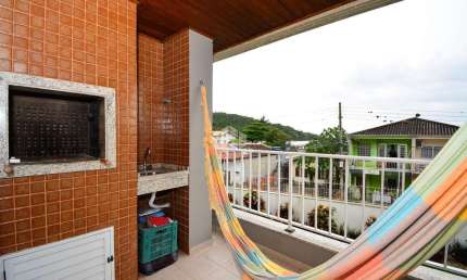 APARTAMENTO SEMIMOBILIADO COM 2 QUARTOS SENDO 1 SUÍTES NO BAIRRO JOÃO PAULO EM FLORIANÓPOLIS/SC